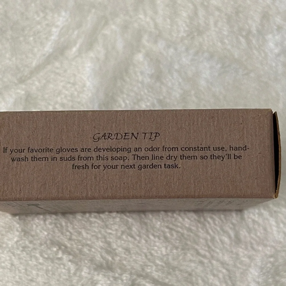 Gardener's Grit‎ Lavender Calendula Cornmeal Soap Bar 4 oz Natural Ingredients